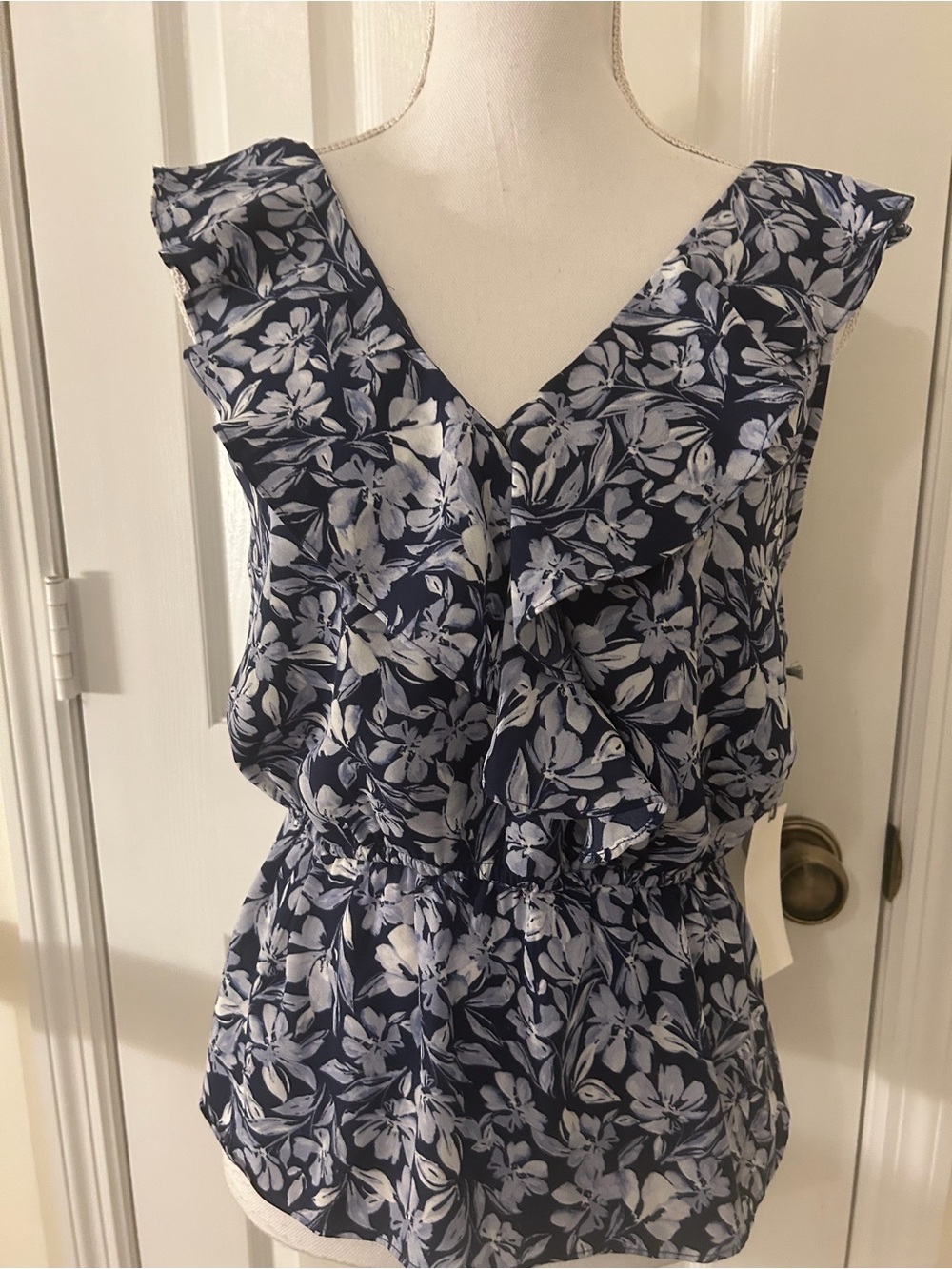 Nine Britton Parker Ruffle Detail Blouse NWT! - Picture 2 of 15